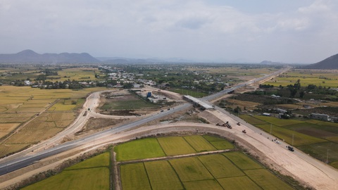 Cho phép khai thác trở lại các mỏ đất hoàn thiện cao tốc Vĩnh Hảo - Phan Thiết - Ảnh 1. Cho phép khai thác trở lại các mỏ đất hoàn thiện cao tốc Vĩnh Hảo - Phan Thiết - Ảnh 1.
