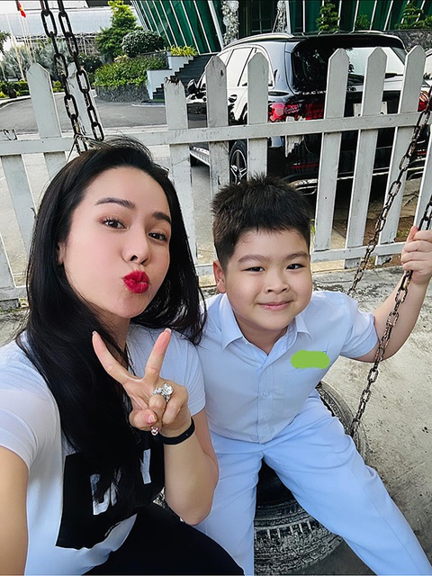Ảnh vui sao Việt 3-4: Trường Giang trổ tài cắt tóc cho con gái - Ảnh 2. Ảnh vui sao Việt 3-4: Trường Giang trổ tài cắt tóc cho con gái - Ảnh 2.