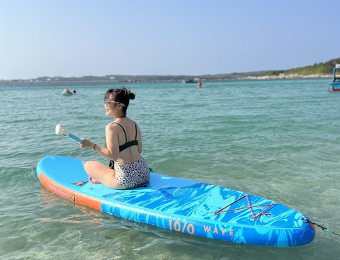 Chèo SUP trên biển Phú Quý phải xin phép? - Ảnh 1. Chèo SUP trên biển Phú Quý phải xin phép? - Ảnh 1.