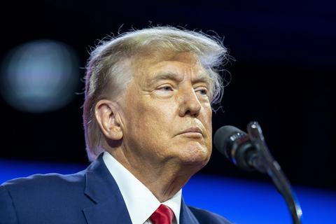 Thăm dò: Tỉ lệ ủng hộ ông Trump làm tổng thống tăng mạnh sau khi bị truy tố - Ảnh 1. Thăm dò: Tỉ lệ ủng hộ ông Trump làm tổng thống tăng mạnh sau khi bị truy tố - Ảnh 1.