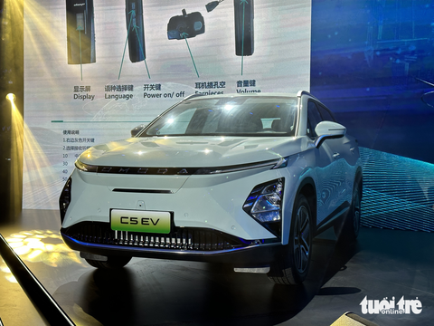 Omoda C5 EV ra mắt toàn cầu, bán tại Việt Nam cuối năm nay, đi 450km/sạc - Ảnh 1. Omoda C5 EV ra mắt toàn cầu, bán tại Việt Nam cuối năm nay, đi 450km/sạc - Ảnh 1.