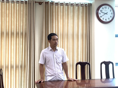 Cần Thơ bắt đăng kiểm viên nhận hối lộ 1 tỉ đồng - Ảnh 1. Ông Mai Công Hưng - đăng kiểm viên Chi cục Đăng kiểm số 8, thuộc Cục Đăng kiểm Việt Nam - Ảnh: Công an cung cấp