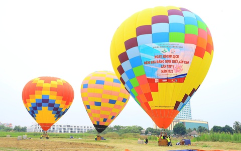 Lễ hội khinh khí cầu Bay lên Cần Thơ! Tự hào quê hương gạo trắng nước trong - Ảnh 1. Lễ hội khinh khí cầu Bay lên Cần Thơ! Tự hào quê hương gạo trắng nước trong - Ảnh 1.