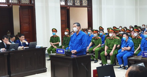Cựu chủ tịch Hạ Long Phạm Hồng Hà bị đề nghị mức án 15-17 năm tù - Ảnh 2. Cựu chủ tịch Hạ Long Phạm Hồng Hà bị đề nghị mức án 15-17 năm tù - Ảnh 2.