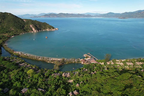 ‘LAlya Ninh Vân Bay - Nàng thơ ẩn mình giữa vịnh ngọc’ - Ảnh 1. ‘LAlya Ninh Vân Bay - Nàng thơ ẩn mình giữa vịnh ngọc’ - Ảnh 1.