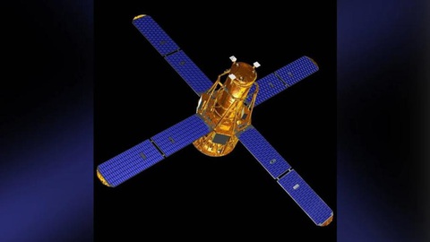 Tàu vũ trụ NASA ngừng hoạt động trở về Trái đất sau 21 năm - Ảnh 1. Từ năm 2002 đến 2018, tàu vũ trụ dạng vệ tinh RHESSI đã thấy các vệt lóa mặt trời và các vụ phóng vật chất vành nhật hoa từ quỹ đạo tầm thấp của Trái đất - Ảnh: NASA
