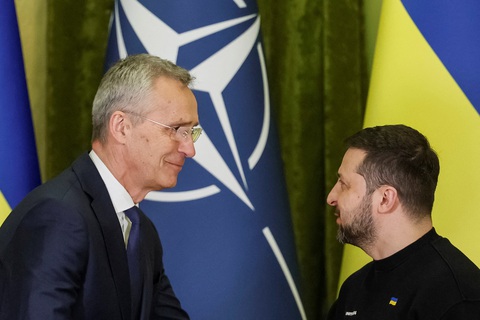 NATO đảm bảo vị trí cho Ukraine - Ảnh 1. NATO đảm bảo vị trí cho Ukraine - Ảnh 1.