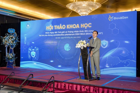 Hội chứng ruột kích thích ảnh hưởng nhiều đến chất lượng cuộc sống - Ảnh 1. Thứ trưởng Bộ Y tế Trần Văn Thuấn phát biểu tại hội thảo