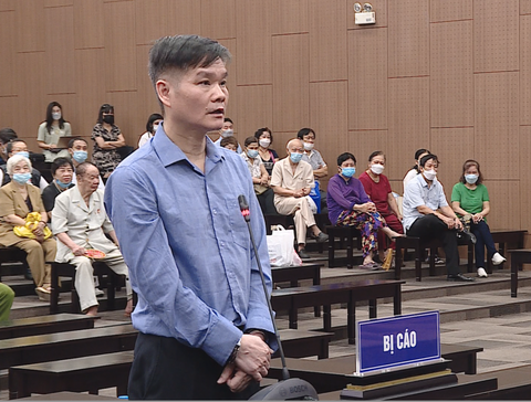 ‘Tiến sĩ dạy làm giàu’: ‘Bị cáo không lừa, dự án tỉ đô sắp sinh lời thì bị bắt’ - Ảnh 1. ‘Tiến sĩ dạy làm giàu’: ‘Bị cáo không lừa, dự án tỉ đô sắp sinh lời thì bị bắt’ - Ảnh 1.