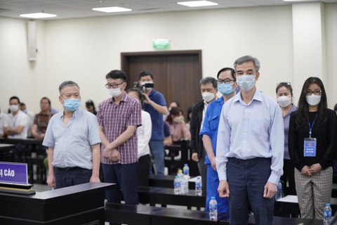 Ba bố con giám đốc công ty vật tư y tế vướng lao lý vụ bác sĩ Tuấn ‘Tim’ - Ảnh 1. Ba bố con giám đốc công ty vật tư y tế vướng lao lý vụ bác sĩ Tuấn ‘Tim’ - Ảnh 1.