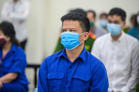 Ba bố con giám đốc công ty vật tư y tế vướng lao lý vụ bác sĩ Tuấn ‘Tim’ - Ảnh 4. Ba bố con giám đốc công ty vật tư y tế vướng lao lý vụ bác sĩ Tuấn ‘Tim’ - Ảnh 4.