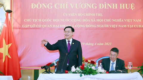 Chủ tịch Quốc hội: Mong những 'con sếu đầu đàn' tại Cuba lan tỏa thành công - Ảnh 1. Chủ tịch Quốc hội Vương Đình Huệ phát biểu tại cuộc gặp - Ảnh: TTXVN