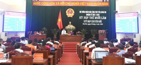Miễn nhiệm một phó chủ tịch HĐND tỉnh Phú Yên - Ảnh 2. Miễn nhiệm một phó chủ tịch HĐND tỉnh Phú Yên - Ảnh 2.
