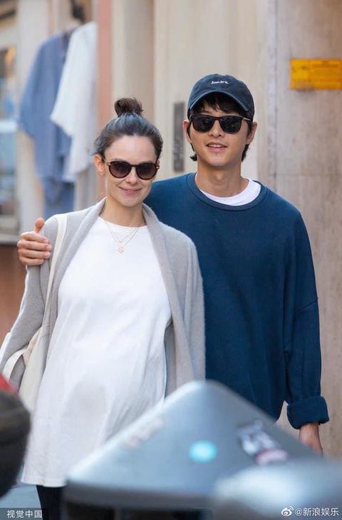 Song Joong Ki lộ mặt già nua, vóc dáng gầy gò thiếu sức sống - Ảnh 3. Song Joong Ki lộ mặt già nua, vóc dáng gầy gò thiếu sức sống - Ảnh 3.