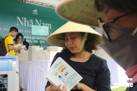 Ngày sách và văn hóa đọc ở Huế hút khách trước giờ khai mạc - Ảnh 2. Ngày sách và văn hóa đọc ở Huế hút khách trước giờ khai mạc - Ảnh 2.