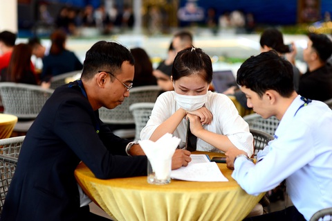Bộ Xây dựng đề xuất giao dịch nhà ở trong tương lai qua sàn để bảo vệ người mua nhà - Ảnh: Q.Đ Bộ Xây dựng đề xuất giao dịch nhà ở trong tương lai qua sàn để bảo vệ người mua nhà - Ảnh: Q.Đ