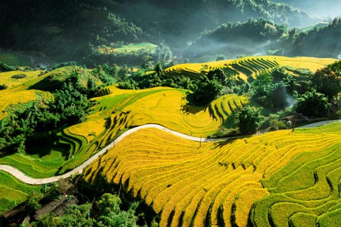 Chùm tour lễ 30-4 khám phá từ biển đảo tới núi cao - Ảnh 2. Chùm tour lễ 30-4 khám phá từ biển đảo tới núi cao - Ảnh 2.