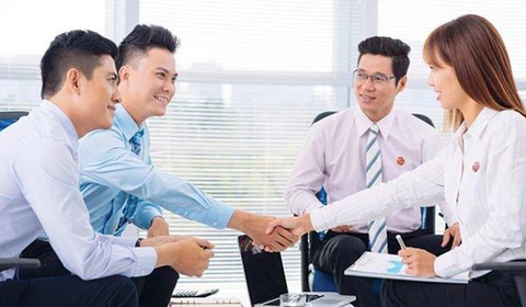 Chuyên viên Marketing là ai? Kỹ năng cần có và điều kiện ứng tuyển (Phần 2) - Ảnh 2. Khả năng giao tiếp tốt và ứng xử khéo léo sẽ mang đến nhiều lợi thế cho các Marketer - Ảnh: Internet