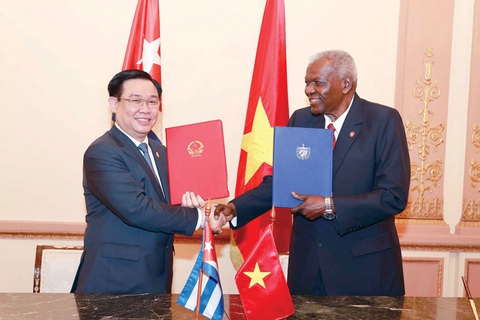 Hội đàm cấp cao Quốc hội Việt Nam - Cuba, Việt Nam tặng 5.000 tấn gạo, máy tính bảng - Ảnh 1. Hội đàm cấp cao Quốc hội Việt Nam - Cuba, Việt Nam tặng 5.000 tấn gạo, máy tính bảng - Ảnh 1.