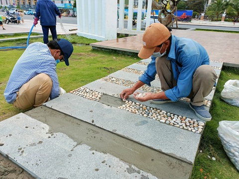 Sửa chữa tháp Trầm Hương Nha Trang sau vụ du khách ngã tử vong - Ảnh 4. Sửa chữa tháp Trầm Hương Nha Trang sau vụ du khách ngã tử vong - Ảnh 4.