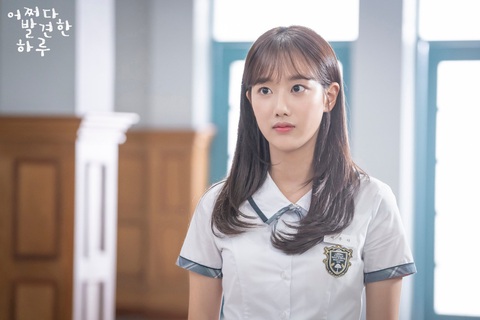 Bạo lực học đường, lời cảnh tỉnh qua loạt phim Hàn đình đám - Ảnh 4. Bạo lực học đường, lời cảnh tỉnh qua loạt phim Hàn đình đám - Ảnh 4.