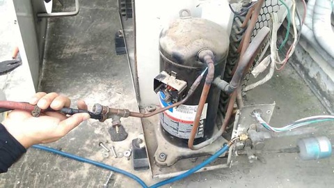 Cục nóng máy điều hòa nổ như bom: Do đâu? - Ảnh 2. Cục nóng máy điều hòa nổ như bom: Do đâu? - Ảnh 2.
