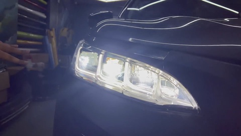 Cô nàng chi 50 triệu đồng độ Toyota Fortuner phong cách Lamborghini Urus - Ảnh 5. Cô nàng chi 50 triệu đồng độ Toyota Fortuner phong cách Lamborghini Urus - Ảnh 5.