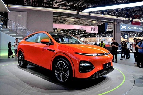 Những xe ngầu nhất Triển lãm ô tô Thượng Hải 2023: Mất bánh vẫn chạy, sạc siêu tốc, trợ lý robot - Ảnh 9. Những xe ngầu nhất Triển lãm ô tô Thượng Hải 2023: Mất bánh vẫn chạy, sạc siêu tốc, trợ lý robot - Ảnh 9.