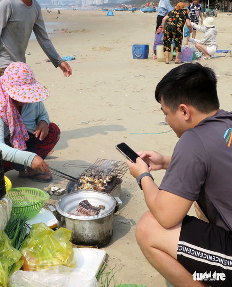 Nghỉ lễ, đến bãi biển hoang sơ ngay gần TP.HCM thưởng thức hải sản - Ảnh 9. Nghỉ lễ, đến bãi biển hoang sơ ngay gần TP.HCM thưởng thức hải sản - Ảnh 9.
