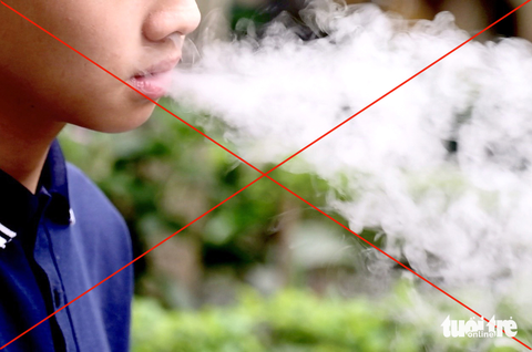 Ngày càng có nhiều người trẻ, học sinh, sinh viên sử dụng thuốc lá điện tử Ngày càng có nhiều người trẻ, học sinh, sinh viên sử dụng thuốc lá điện tử - Ảnh: NGUYÊN BẢO
