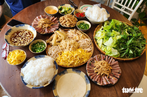 Thương món Hà Nội lặn lội Sài Gòn - Ảnh 1. Thương món Hà Nội lặn lội Sài Gòn - Ảnh 1.