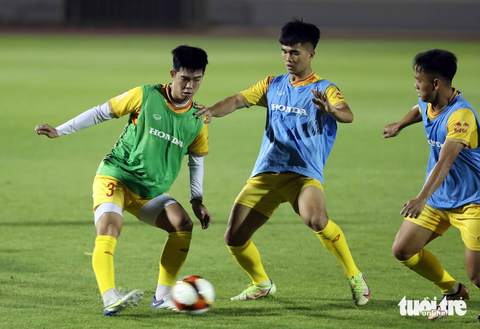 HLV Troussier loại sao trẻ của Hoàng Anh Gia Lai khỏi U22 - Ảnh 2. HLV Troussier loại sao trẻ của Hoàng Anh Gia Lai khỏi U22 - Ảnh 2.