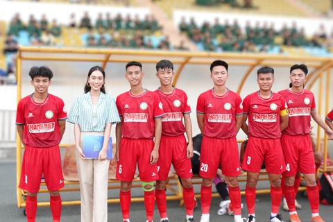 Hoa hậu Ban Mai duyên dáng làm MC sự kiện thể thao - Ảnh 6. Hoa hậu Ban Mai duyên dáng làm MC sự kiện thể thao - Ảnh 6.