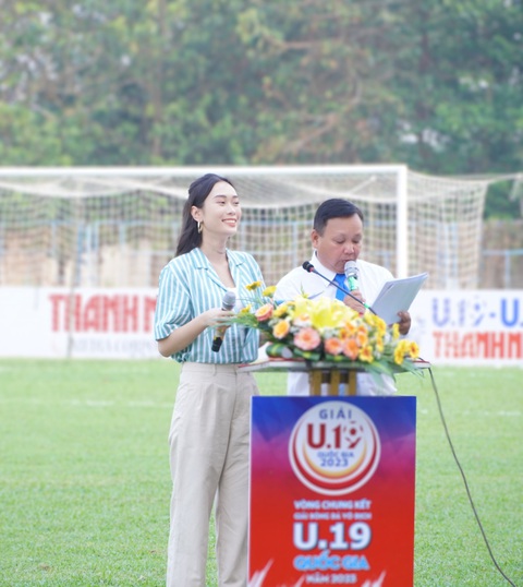 Hoa hậu Ban Mai duyên dáng làm MC sự kiện thể thao - Ảnh 5. Hoa hậu Ban Mai duyên dáng làm MC sự kiện thể thao - Ảnh 5.