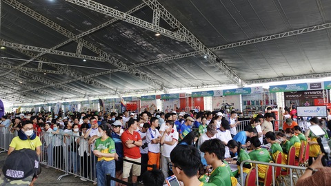 7.000 người tham gia đường chạy huyền thoại Giải marathon núi Bà Đen - Ảnh 2. 7.000 người tham gia đường chạy huyền thoại Giải marathon núi Bà Đen - Ảnh 2.