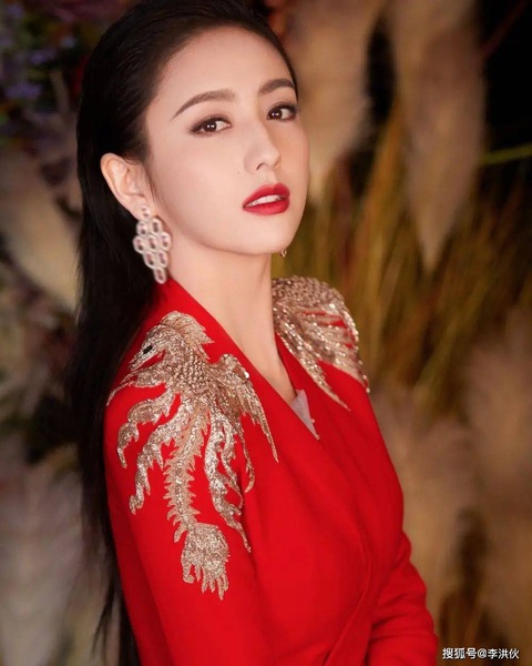 Biểu cảm ‘tấu hài của Đồng Lệ Á khi thấy con trai - Ảnh 6. Biểu cảm ‘tấu hài của Đồng Lệ Á khi thấy con trai - Ảnh 6.