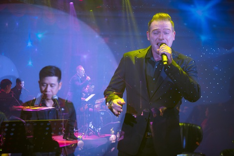 Ánh Tuyết tái xuất song ca cùng Kyo York sau 10 năm vắng bóng - Ảnh 4. Ánh Tuyết tái xuất song ca cùng Kyo York sau 10 năm vắng bóng - Ảnh 4.