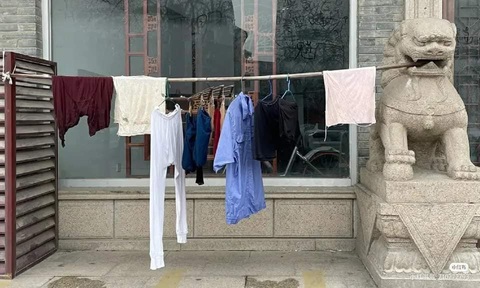Ảnh vui 24-4: Sen lơ ngơ đăng tìm boss ngáo bị lạc - Ảnh 3. Ảnh vui 24-4: Sen lơ ngơ đăng tìm boss ngáo bị lạc - Ảnh 3.