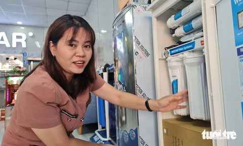 Nữ thạc sĩ bắt mạch kê toa cho nước - Ảnh 3. Nữ thạc sĩ bắt mạch kê toa cho nước - Ảnh 3.
