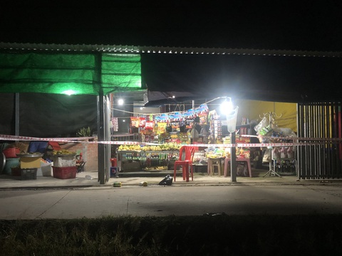 Nữ chủ tiệm tạp hóa bị đâm chết, nghi phạm uống thuốc tự tử - Ảnh 1. Nữ chủ tiệm tạp hóa bị đâm chết, nghi phạm uống thuốc tự tử - Ảnh 1.