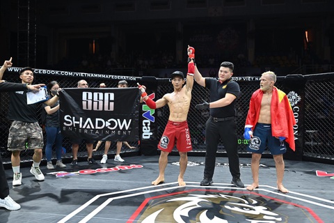 Liên đoàn MMA Việt Nam sẽ xử lý nghiêm vụ võ sĩ Việt Nam thắng gây tranh cãi - Ảnh 1. Liên đoàn MMA Việt Nam sẽ xử lý nghiêm vụ võ sĩ Việt Nam thắng gây tranh cãi - Ảnh 1.