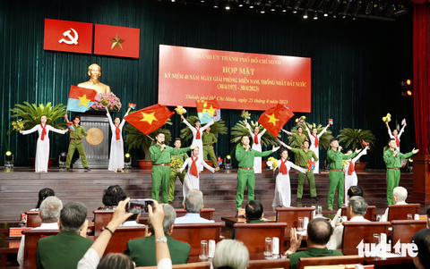 Bí thư Nguyễn Văn Nên: Tinh thần 30-4 tiếp thêm động lực để TP.HCM phát triển - Ảnh 4. Bí thư Nguyễn Văn Nên: Tinh thần 30-4 tiếp thêm động lực để TP.HCM phát triển - Ảnh 4.