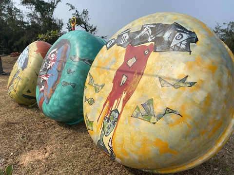 Vẽ con trâu không ra trâu, đàn ông có ngực..., dân làng bích họa Tam Thanh chê - Ảnh 4. Vẽ con trâu không ra trâu, đàn ông có ngực..., dân làng bích họa Tam Thanh chê - Ảnh 4.