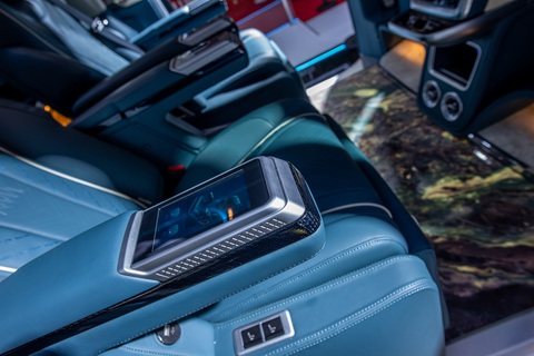Mercedes-Maybach bản van cho triệu phú: Màn hình khổng lồ, ghế như ngai vàng, sàn đá cẩm thạch - Ảnh 11. Mercedes-Maybach bản van cho triệu phú: Màn hình khổng lồ, ghế như ngai vàng, sàn đá cẩm thạch - Ảnh 11.
