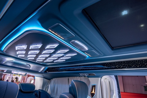 Mercedes-Maybach bản van cho triệu phú: Màn hình khổng lồ, ghế như ngai vàng, sàn đá cẩm thạch - Ảnh 12. Mercedes-Maybach bản van cho triệu phú: Màn hình khổng lồ, ghế như ngai vàng, sàn đá cẩm thạch - Ảnh 12.