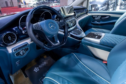 Mercedes-Maybach bản van cho triệu phú: Màn hình khổng lồ, ghế như ngai vàng, sàn đá cẩm thạch - Ảnh 9. Mercedes-Maybach bản van cho triệu phú: Màn hình khổng lồ, ghế như ngai vàng, sàn đá cẩm thạch - Ảnh 9.