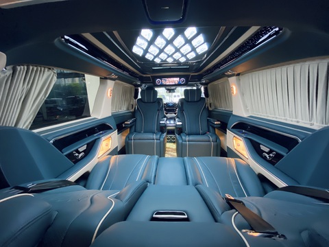 Mercedes-Maybach bản van cho triệu phú: Màn hình khổng lồ, ghế như ngai vàng, sàn đá cẩm thạch - Ảnh 4. Mercedes-Maybach bản van cho triệu phú: Màn hình khổng lồ, ghế như ngai vàng, sàn đá cẩm thạch - Ảnh 4.