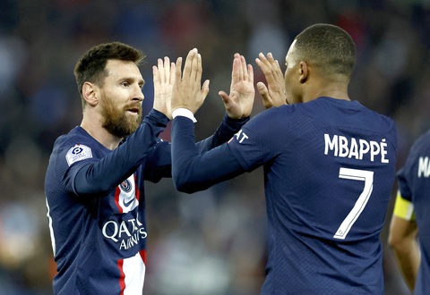 Messi (trái) không hạnh phúc ở PSG - Ảnh: Reuters Messi (trái) không hạnh phúc ở PSG - Ảnh: Reuters