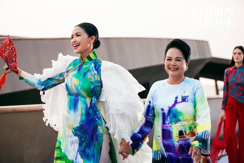 Ngọc Châu bị chê ‘cười không đúng chỗ’ trên sàn catwalk - Ảnh 4. Ngọc Châu bị chê ‘cười không đúng chỗ’ trên sàn catwalk - Ảnh 4.