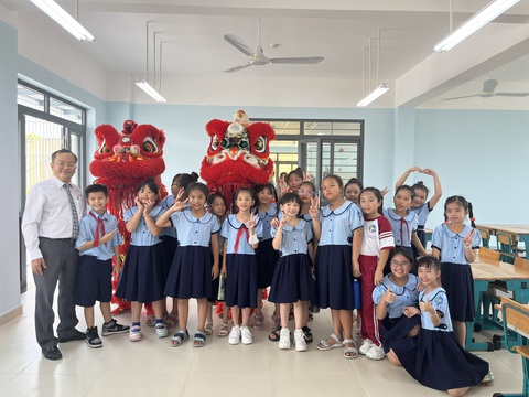 Trường tiểu học 40 tỉ mới xây với 28 phòng học và thang nâng thức ăn lên phòng ăn - Ảnh 3. Trường tiểu học 40 tỉ mới xây với 28 phòng học và thang nâng thức ăn lên phòng ăn - Ảnh 3.